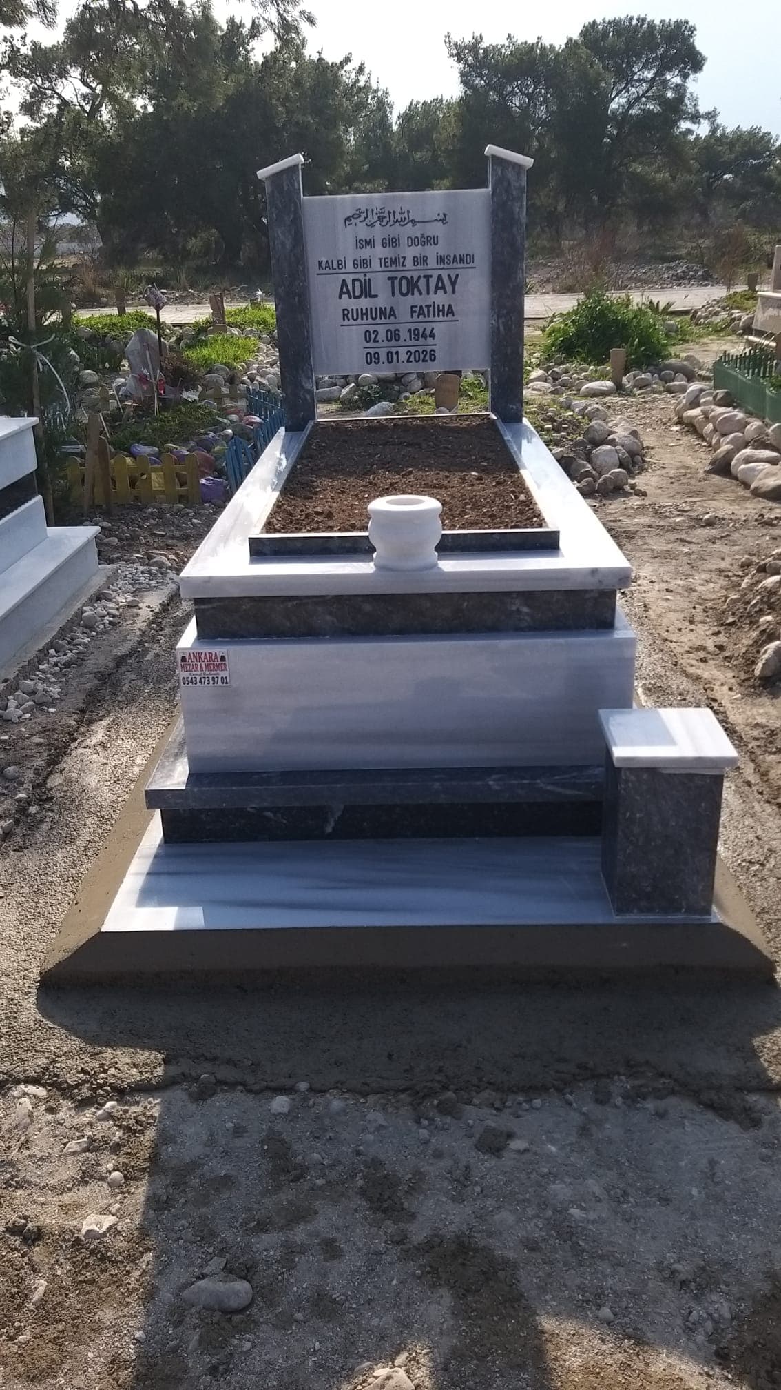 5'cm kalınlıktaki mermer mezar modellerimiz 5